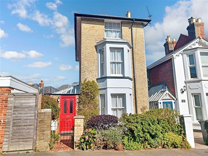 4 Bedroom Detached House For Sale In Bellevue Road, Cowes, Isle Of Wight, PO31