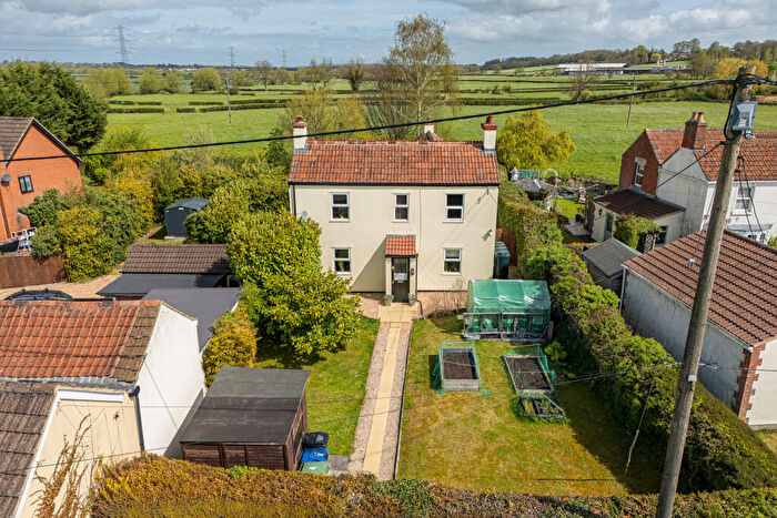 3 Bedroom Detached House For Sale In Yarnbrook, Trowbridge, BA14