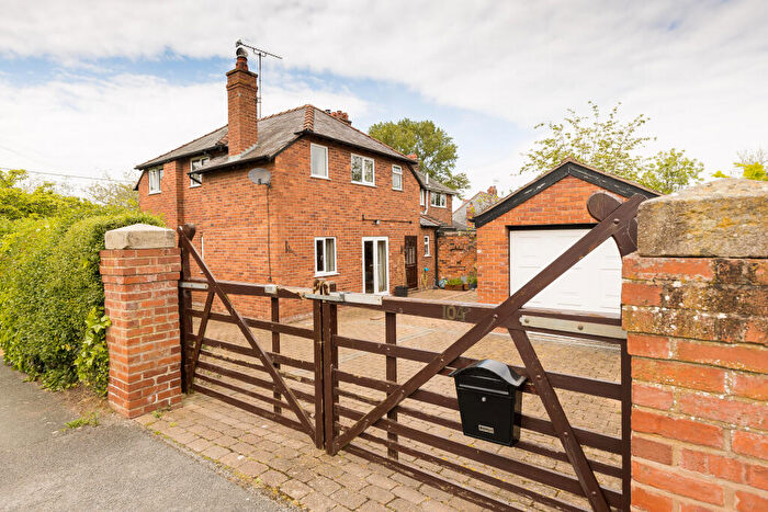 3 Bedroom Semi-Detached House For Sale In Tattenhall Road, Chester, CH3