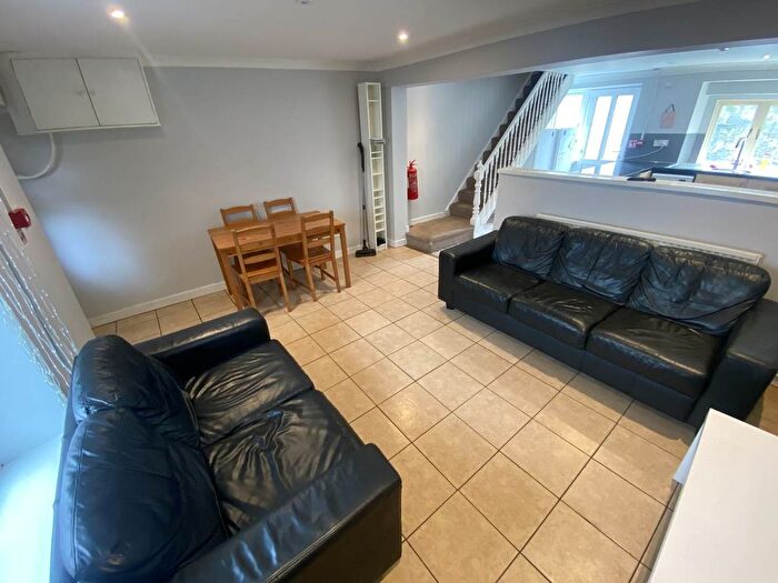 4 Bedroom Property To Rent In St Helens Avenue, Brynmill, Swansea, SA1