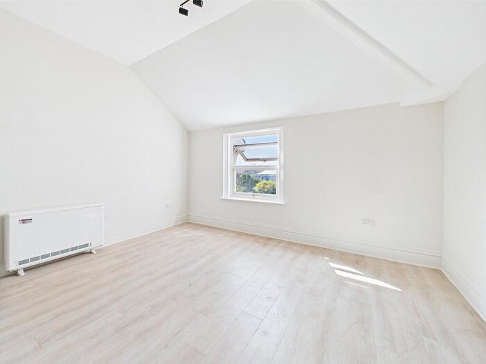 Studio To Rent In Shelley Road, Worthing, BN11
