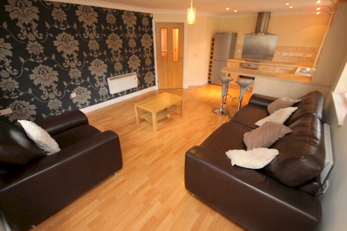 2 Bedroom Flat To Rent In Brackenhurst Place, Moortown, Leeds, LS17