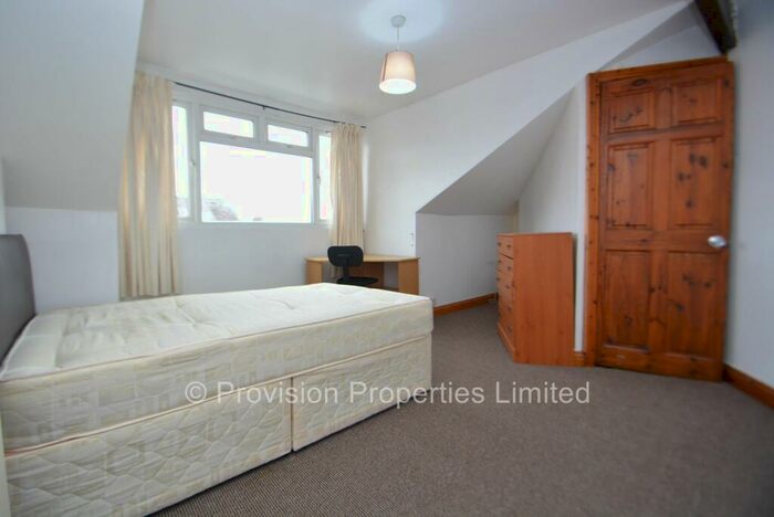 2 Bedroom End Of Terrace House To Rent In Autumn Terrace, Hyde Park, Leeds, LS6
