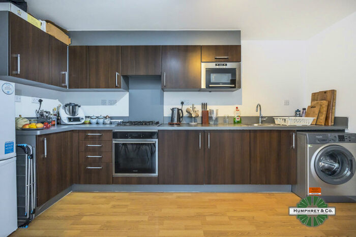 2 Bedroom Flat To Rent In Cannock Court, Hawker Place, Walthamstow, E17