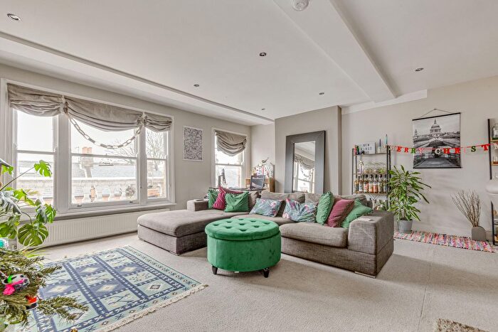 3 Bedroom Flat To Rent In New Kings Road, Hurlingham, SW6