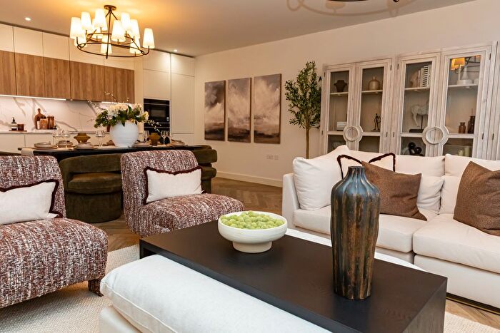 2 Bedroom Flat For Sale In Glenburnie Road, London, SW17
