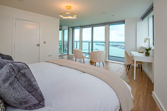 2 Bedroom Flat To Rent In Centenary Plaza, Southampton, SO19