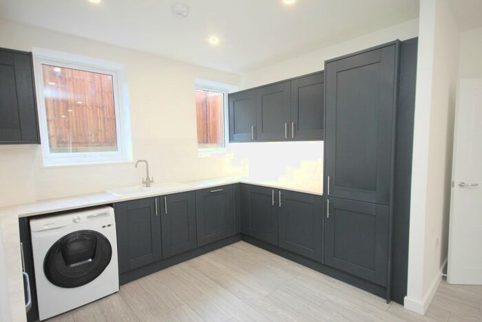 2 Bedroom Flat To Rent In B Old Bedford Road, Luton, LU2