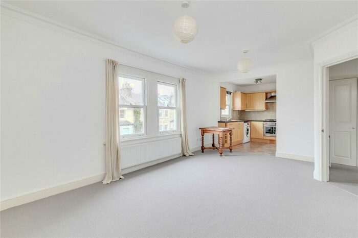 2 Bedroom Apartment To Rent In Almeric Road, SW11
