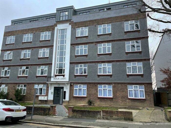 3 Bedroom Flat To Rent In Merlin Court, Wood Green, N22