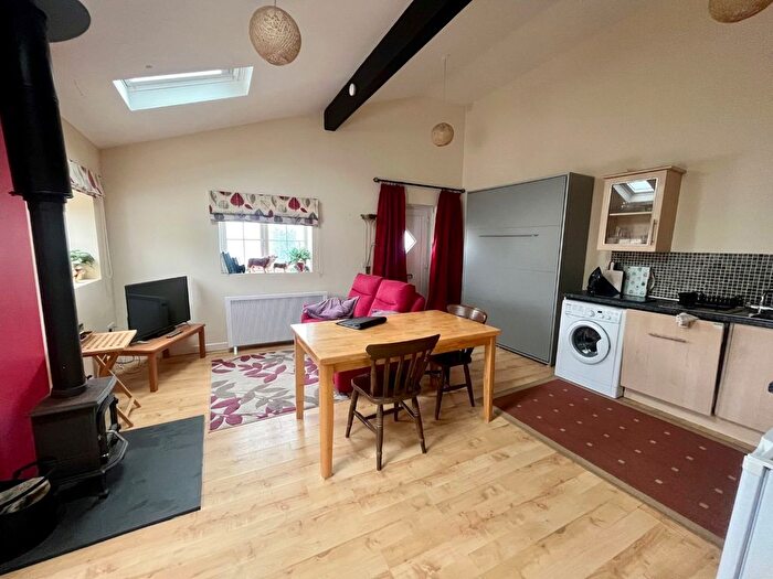 1 Bedroom Flat To Rent In Rackenford, Tiverton, Devon, EX16