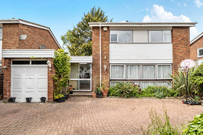 4 Bedroom Detached House For Sale In Mead Way, Hayes, Kent, BR2