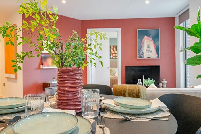 2 Bedroom Apartment To Rent In Uncle Leeds, Whitehall Leeds, LS12