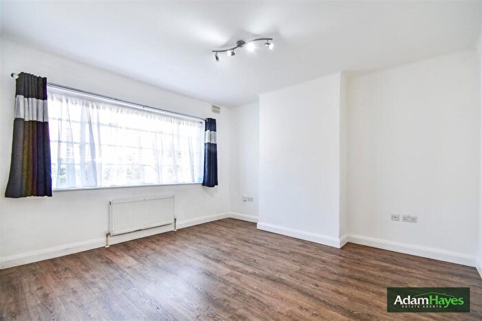 2 Bedroom Maisonette To Rent In Denison Close, Hampstead Garden Suburb, N2