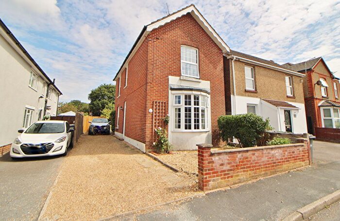 3 Bedroom Detached House For Sale In Jubilee Road, Waterlooville, PO7