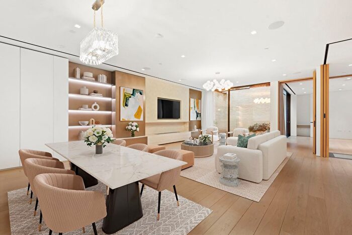 3 Bedroom Flat To Rent In St. Mary Abbots Place, High Street Kensington, W8