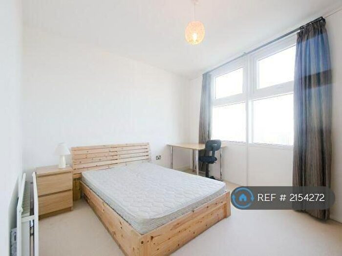2 Bedroom Flat To Rent In Angel Lane, London, E15