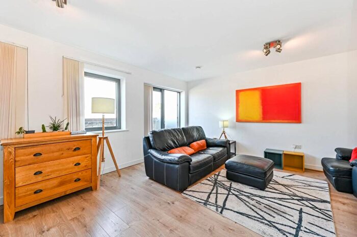 2 Bedroom Flat To Rent In Allcroft Road, Kentish Town, London, NW5