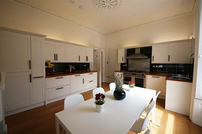 6 Bedroom Terraced House To Rent In Oakfield Place, Bristol, BS8