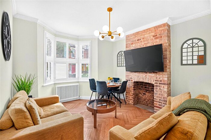 2 Bedroom Flat For Sale In Brookscroft Road, Walthamstow, London, E17