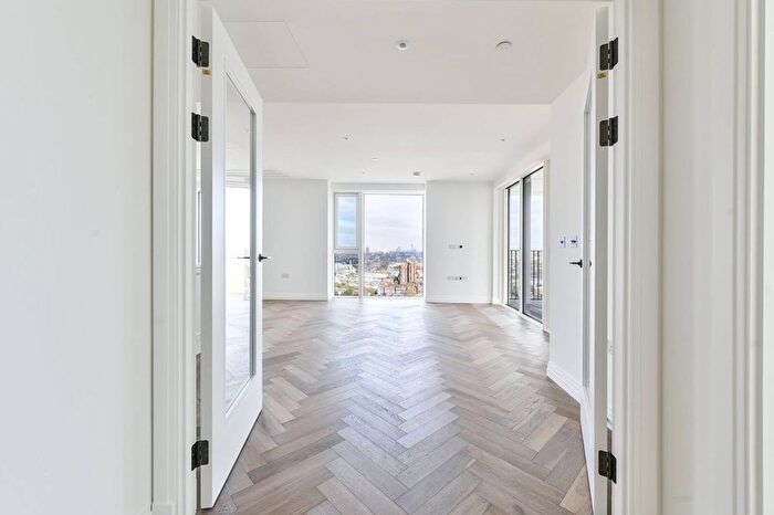 3 Bedroom Flat To Rent In Chelsea Creek, Fulham, London, SW6