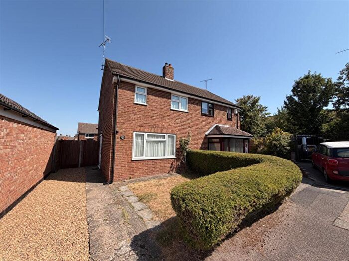 2 Bedroom Semi-Detached House To Rent In Jeans Way, Dunstable, LU5