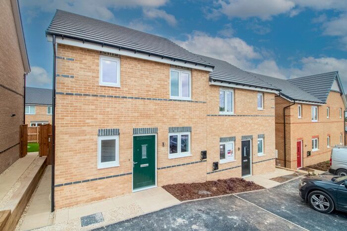 3 Bedroom Semi-Detached House To Rent In Redwing Close, Fitzwilliam Grange, Huddersfield, HD4