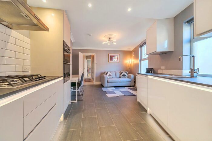 2 Bedroom Flat For Sale In Steerforth Street, London, SW18