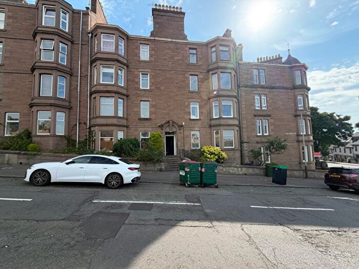 2 Bedroom Flat To Rent In Seymour Street, Dundee, DD2