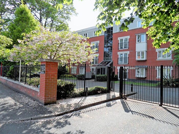2 Bedroom Flat To Rent In Manchester Road, Manchester, M16