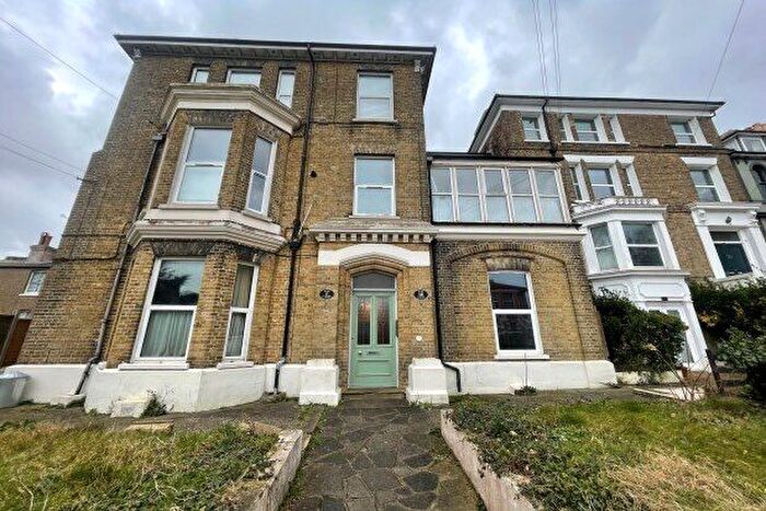 1 Bedroom Flat To Rent In The Vale, Broadstairs, CT10
