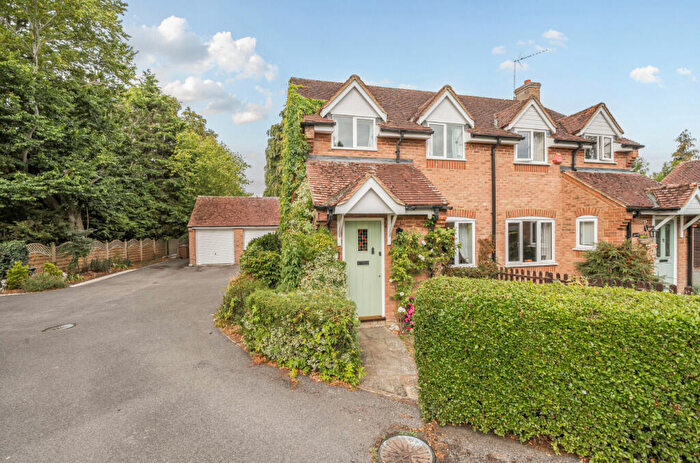 3 Bedroom Semi-Detached House For Sale In Freemans Close, Uffington, Oxfordshire, SN7