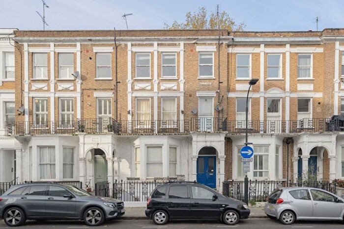 2 Bedroom Flat To Rent In Hazlitt Road, London, W14