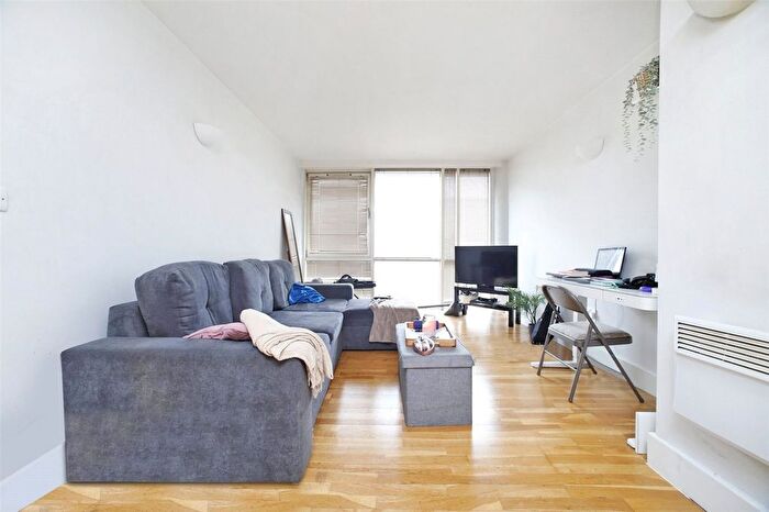 1 Bedroom Flat To Rent In Artichoke Hill, London, E1W