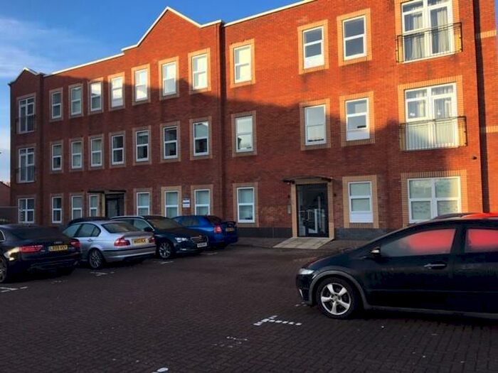 1 Bedroom Flat To Rent In Woodside Park, Rugby, CV21