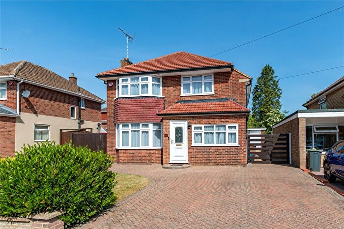 4 Bedroom Detached House For Sale In Ravenbank Road, Luton, Bedfordshire, LU2