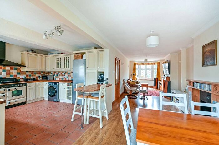 5 Bedroom Semi-detached House For Sale In Waverley Avenue, Whitton, Twickenham, TW2