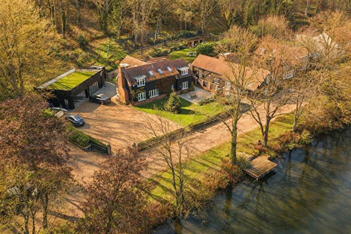 4 Bedroom Detached House For Sale In The View, Ware Park, SG12