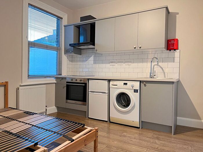 Studio To Rent In Belmont Road, Turnpike Lane, N17