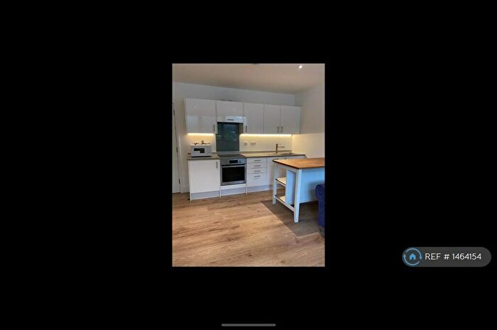 1 Bedroom Flat To Rent In Hanover House, Reading, RG1