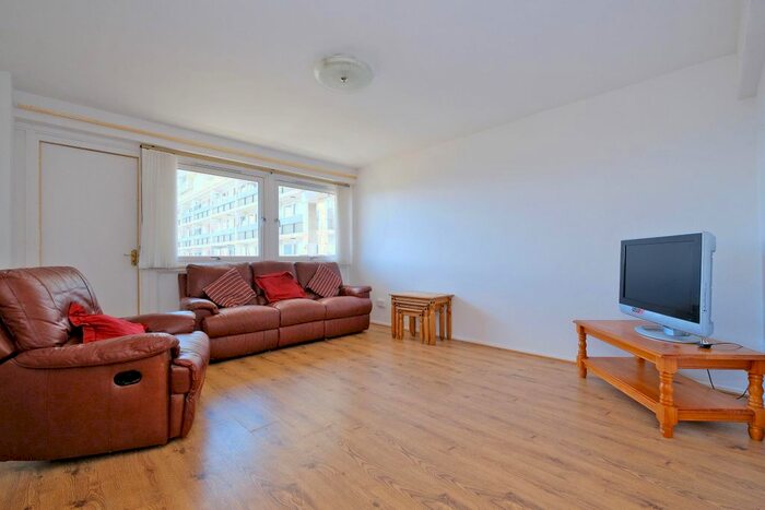 2 Bedroom Flat To Rent In Seamount Court, Aberdeen, AB25