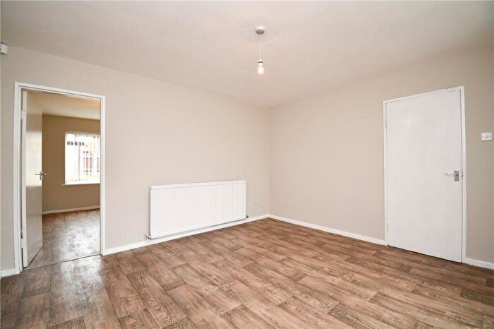 3 Bedroom End Of Terrace House For Sale In Bridle Close, Prenton, Merseyside, CH43