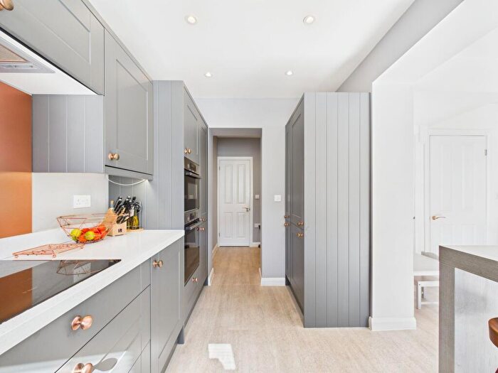 3 Bedroom End Of Terrace House For Sale In Hengrove Lane, Bristol, BS14