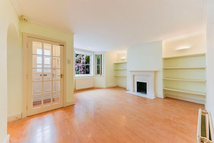 2 Bedroom Flat To Rent In West Hill Road, London, SW18