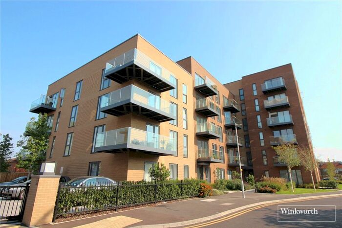 2 Bedroom Flat To Rent In Millar House, Station Road, Borehamwood, Hertfordshire, WD6