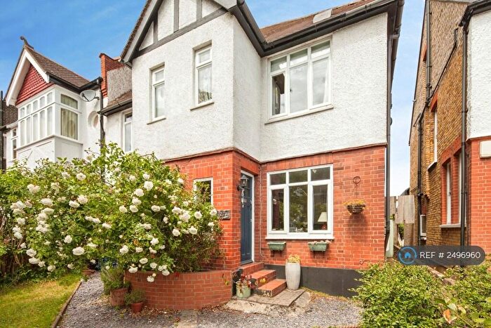 3 Bedroom Maisonette To Rent In St. Julians Farm Road, London, SE27