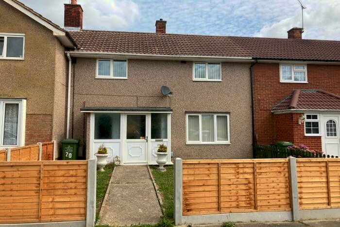2 Bedroom Property To Rent In Hockley Close, Basildon, SS14