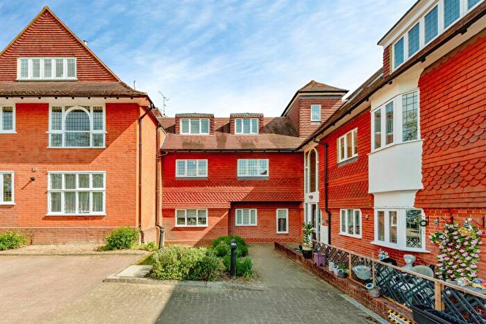 2 Bedroom Apartment For Sale In London Road South, Merstham, Redhill, RH1