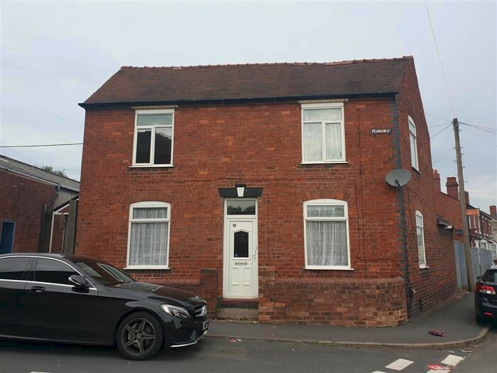 2 Bedroom Detached House To Rent In Pearson Street, Stourbridge DY9