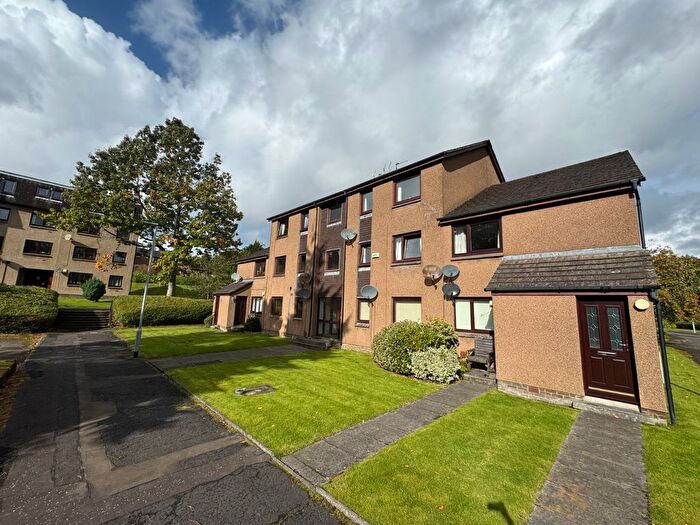 2 Bedroom Flat To Rent In Fortingall Avenue, Glasgow, G12